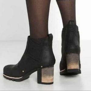 Sorel Addington Chelsea Block Heel Ankle Boots Black